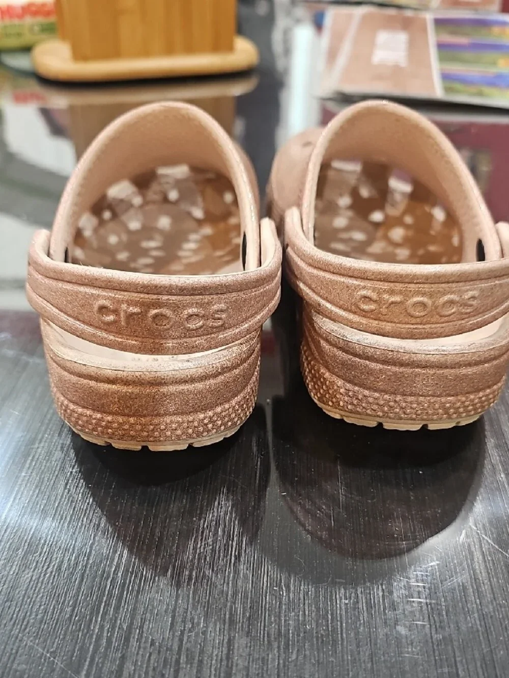 CROCS shiny rose